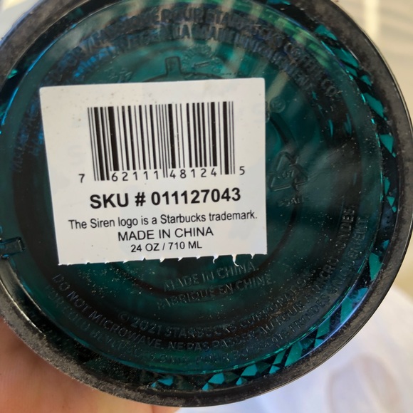 STARBUCKS 🍀 NEW CUP!! - Picture 3 of 3